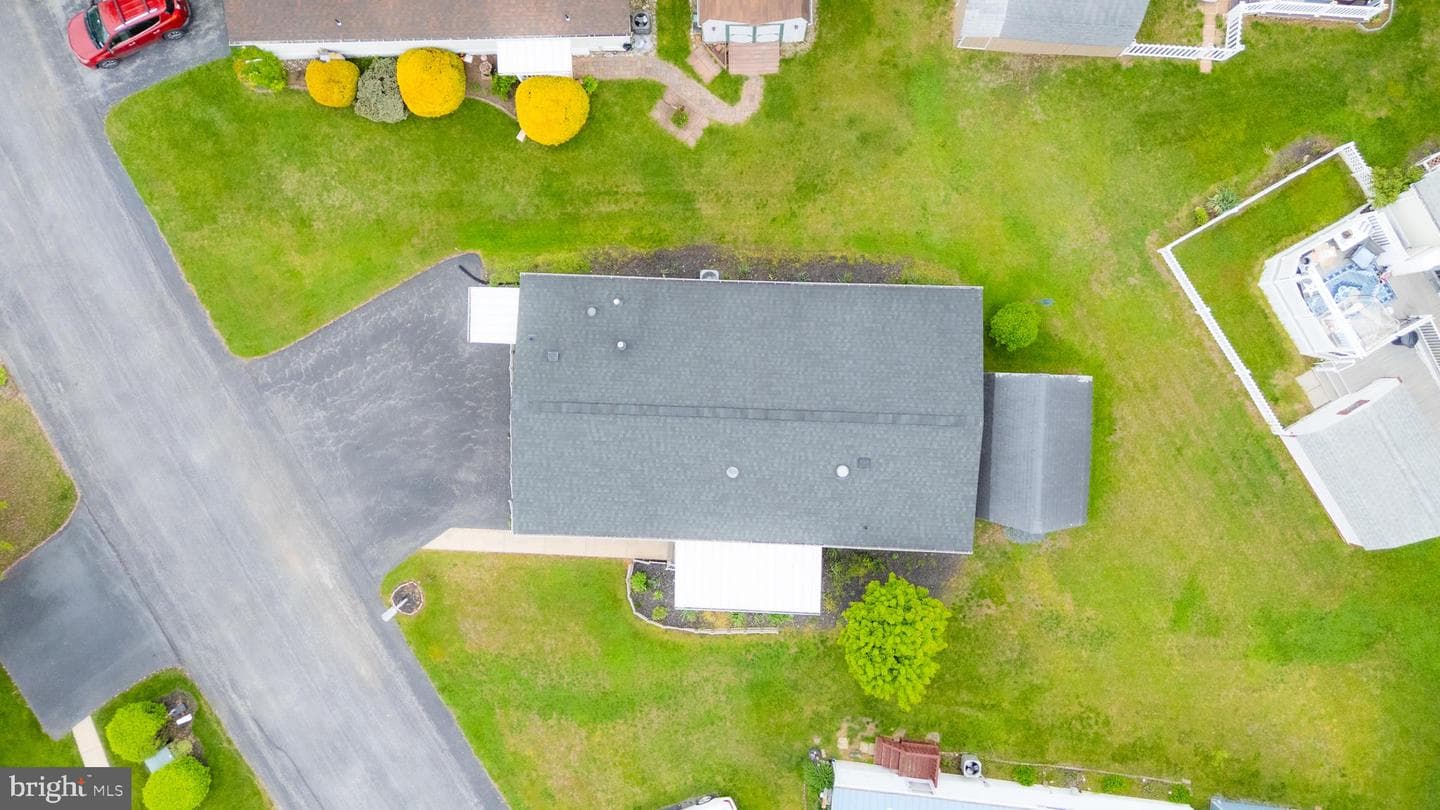 82 Taylor Drive photo 33