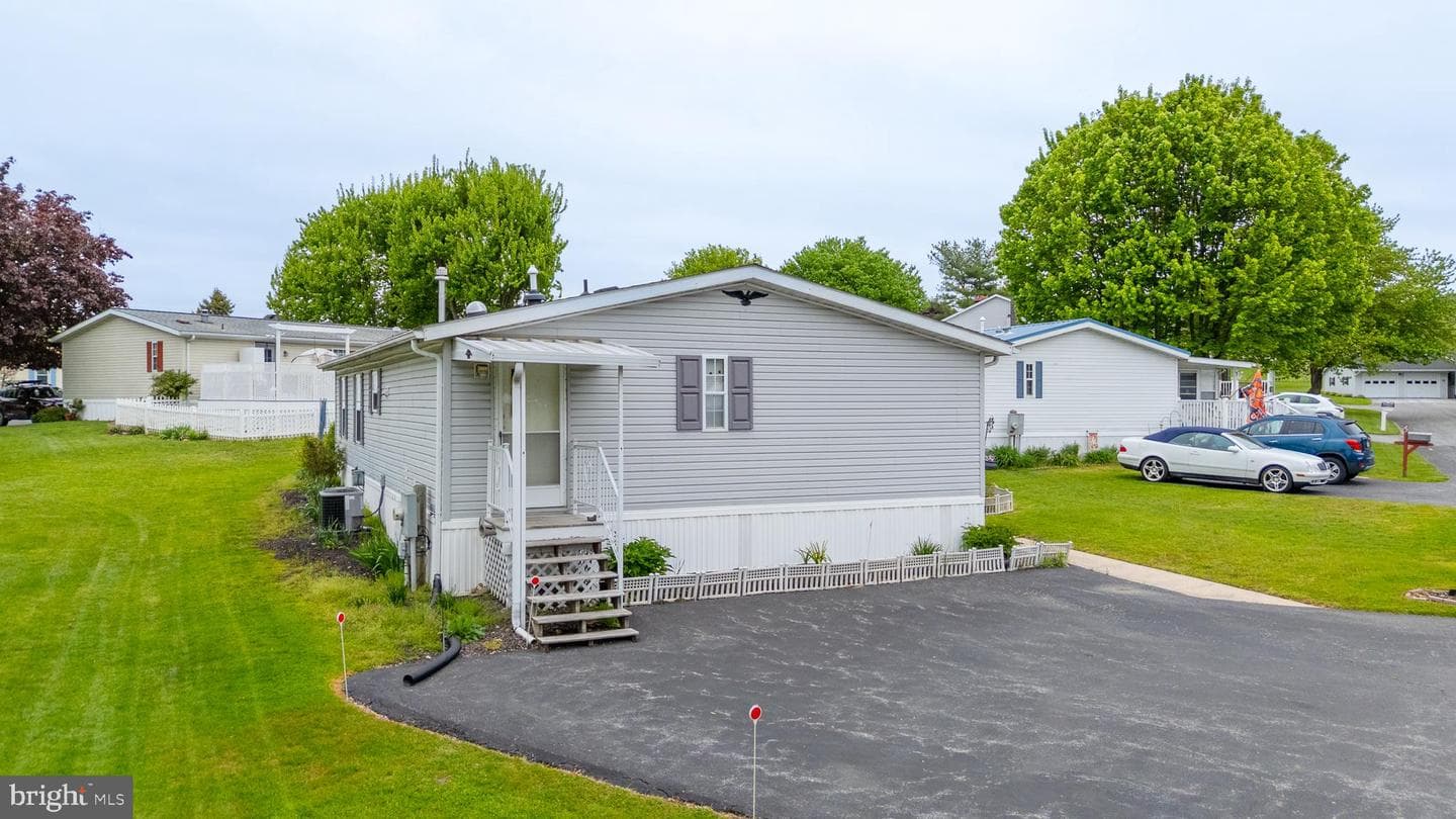 82 Taylor Drive photo 4