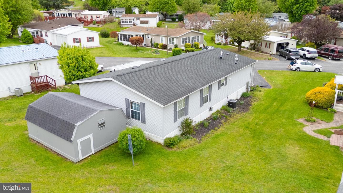 82 Taylor Drive photo 5
