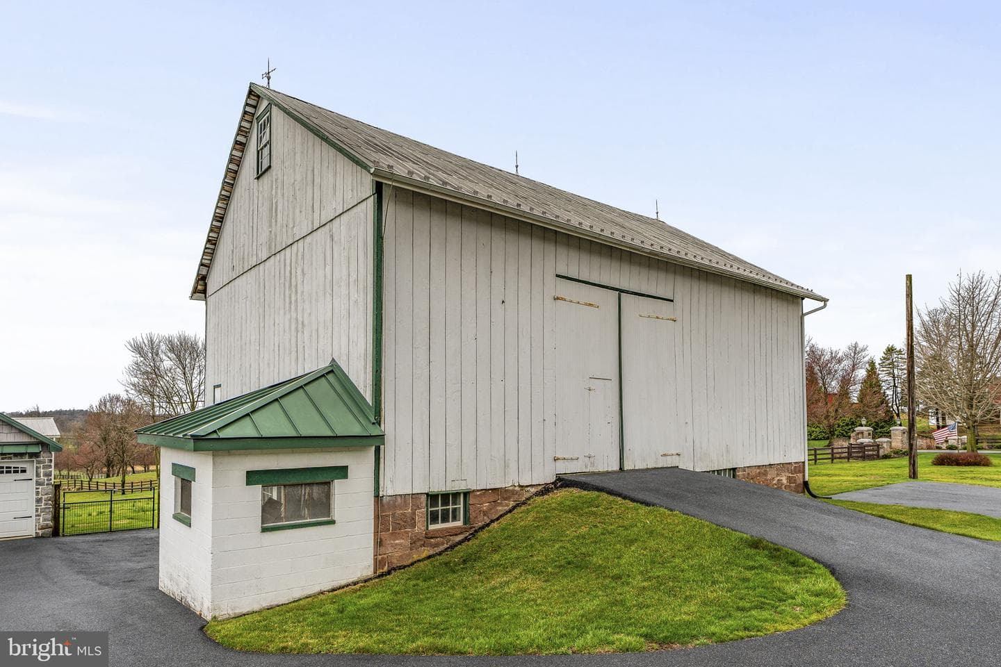 1435 Newport Road photo 41