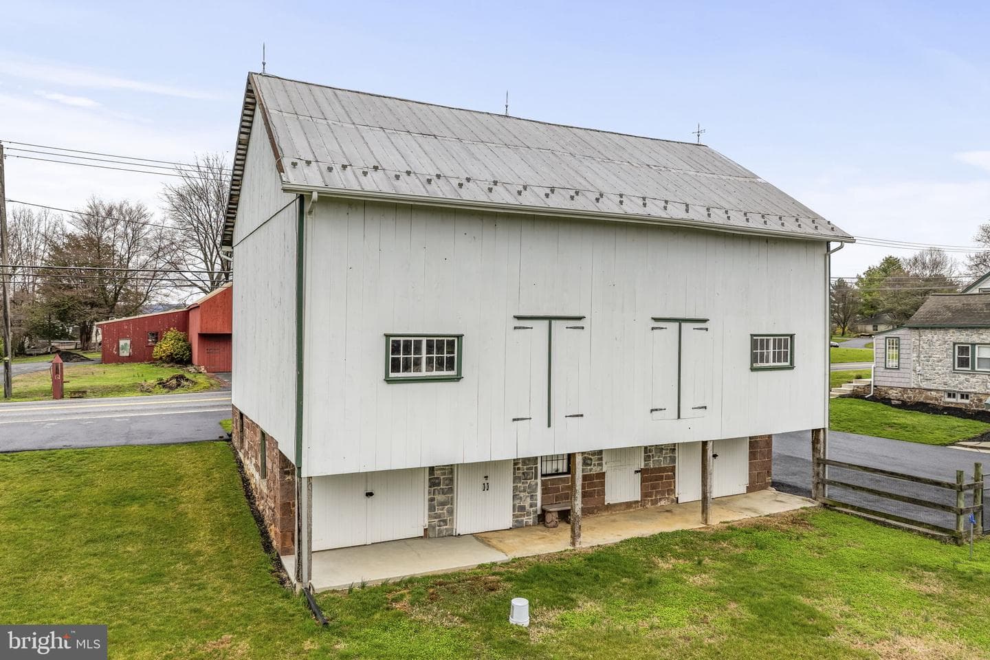 1435 Newport Road photo 43