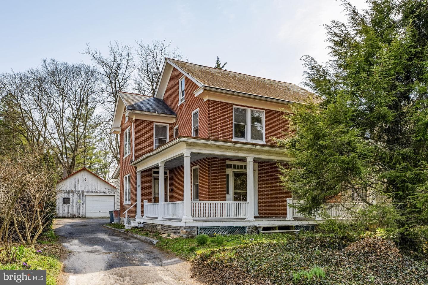 60 Paradise Lane