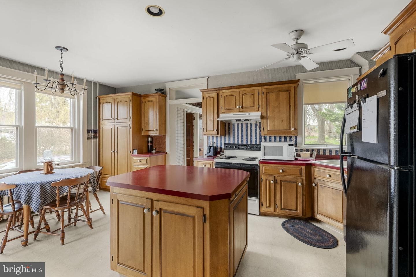 60 Paradise Lane photo 9
