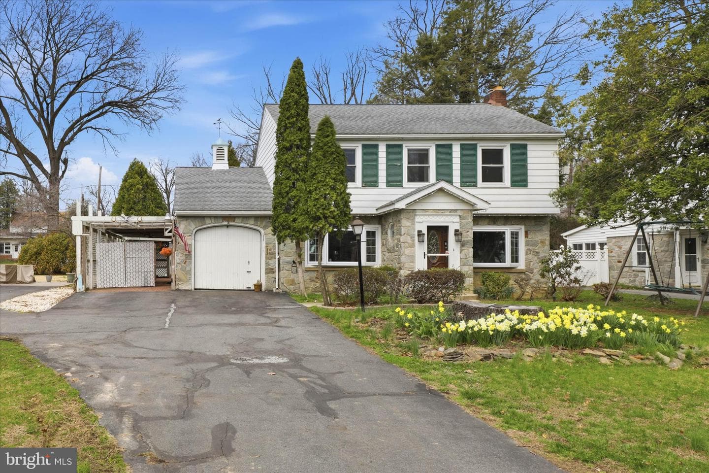 115 E Roseville Road