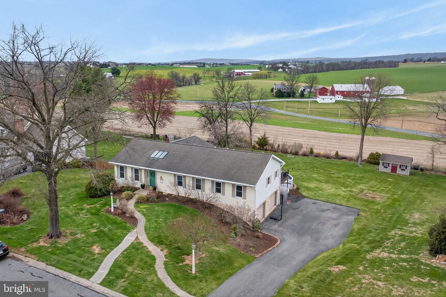 579 Hi View Drive