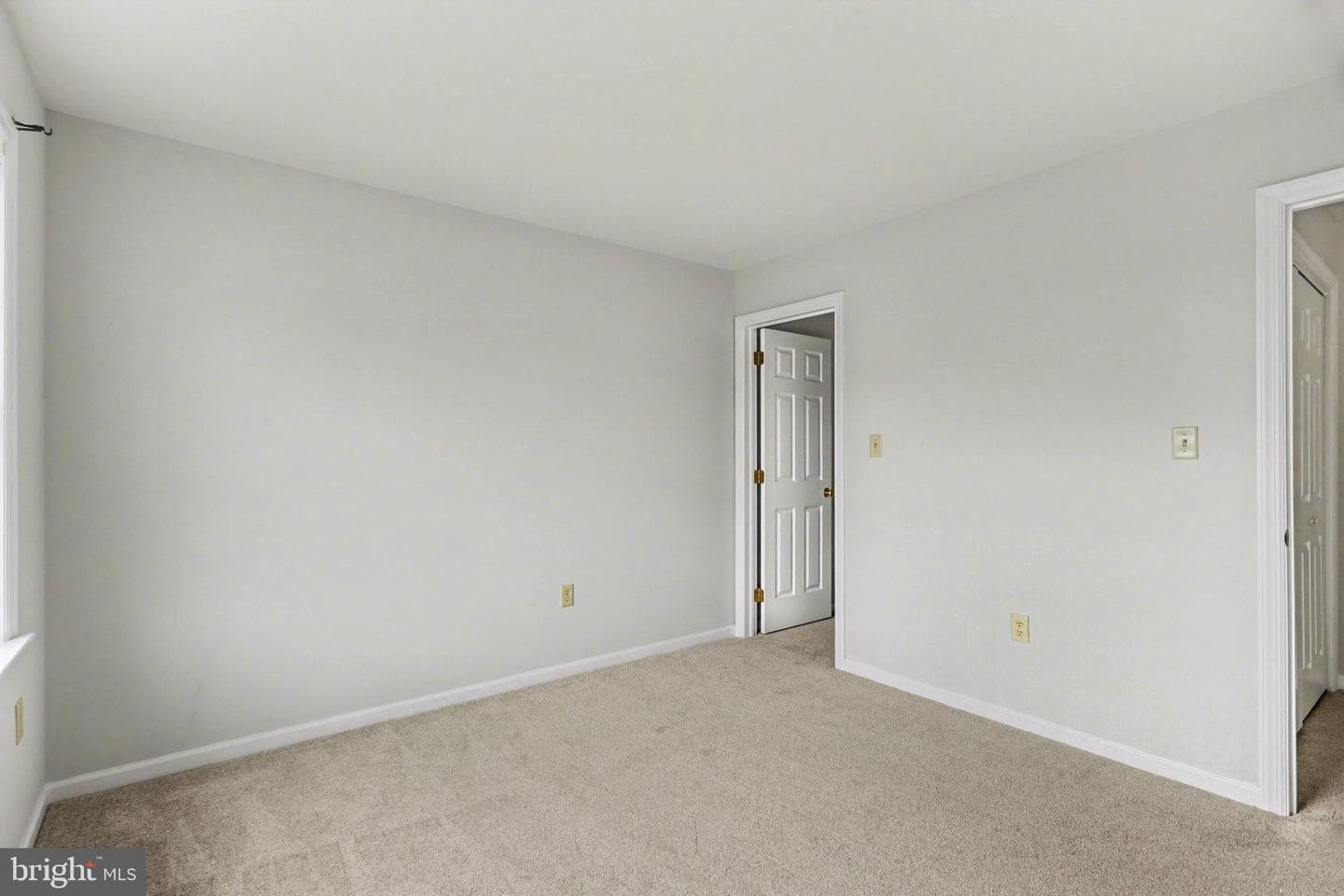 476 Hillside Drive photo 16