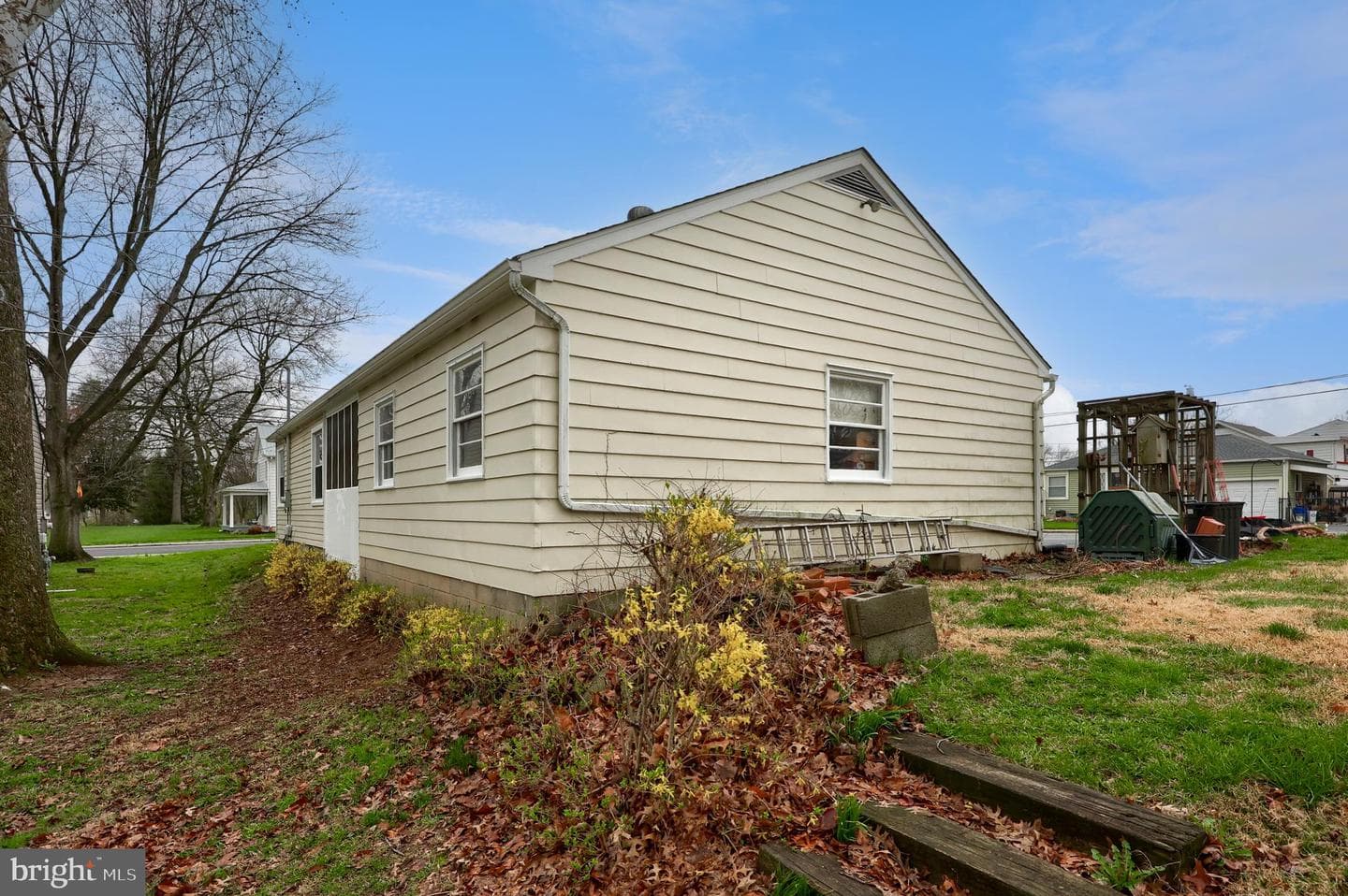 301 E Willow Street photo 22