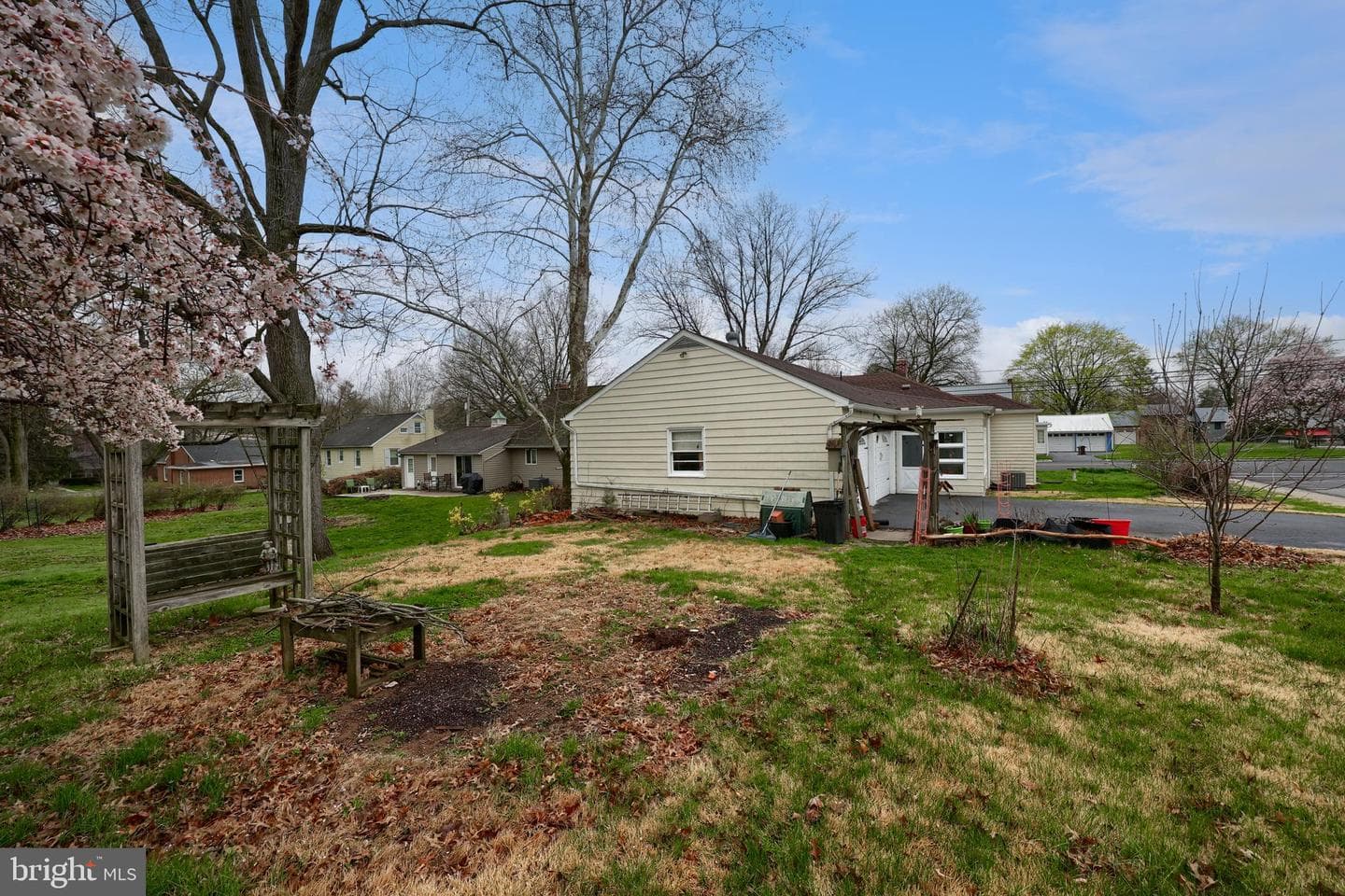 301 E Willow Street photo 23
