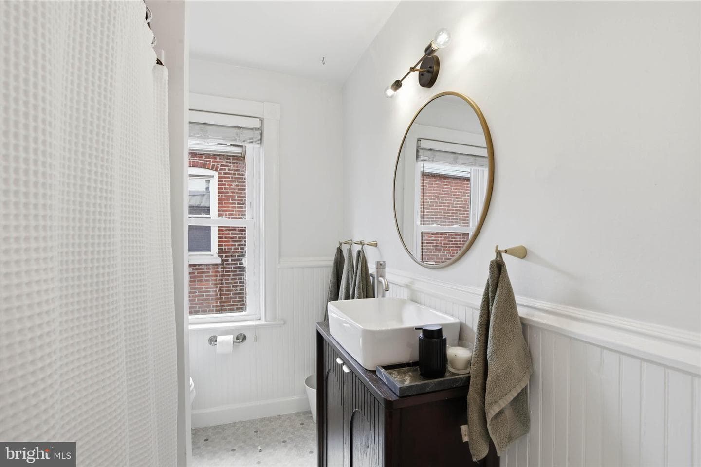 828 E Chestnut Street photo 27