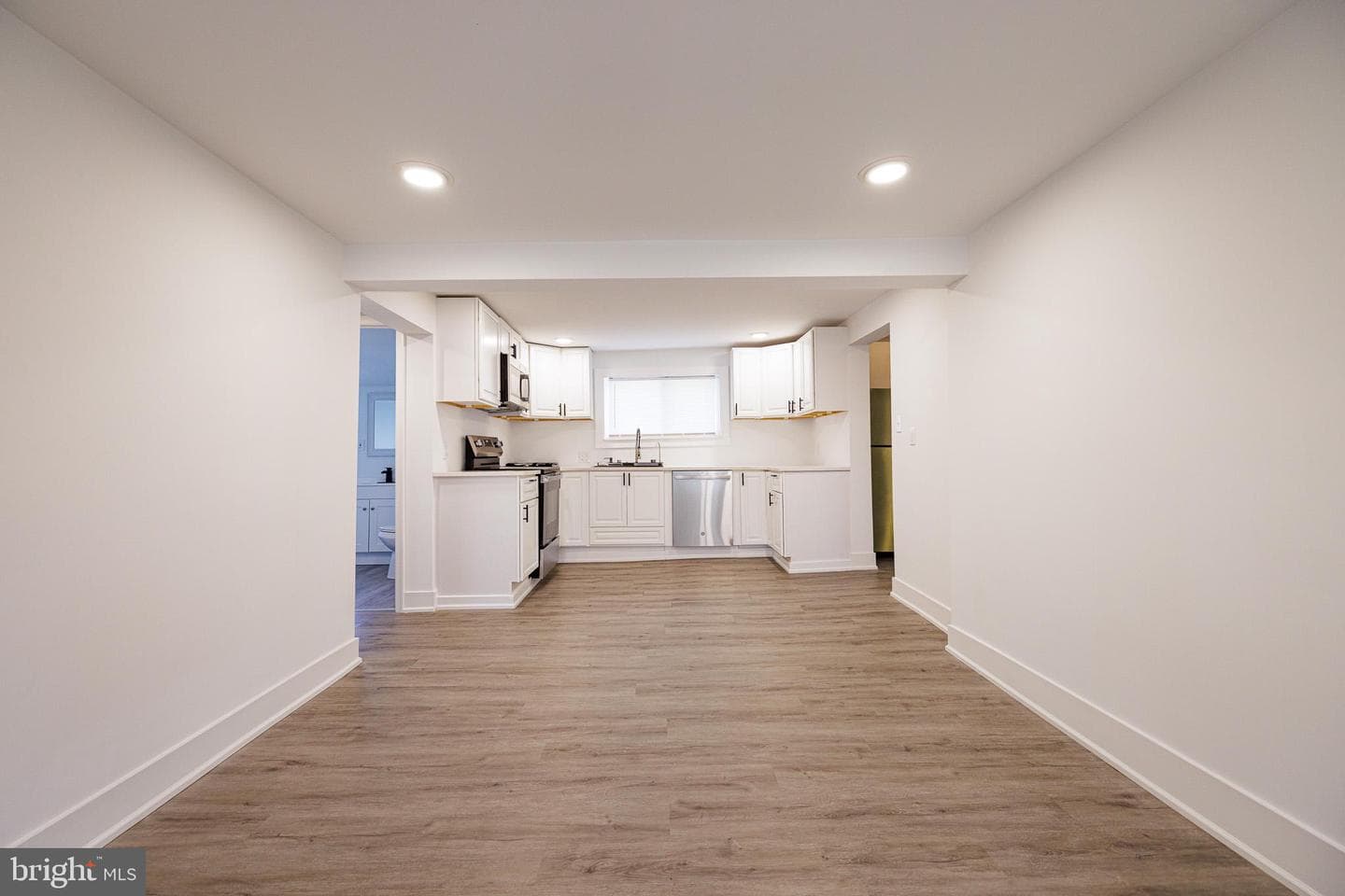 222 N Market Avenue photo 14