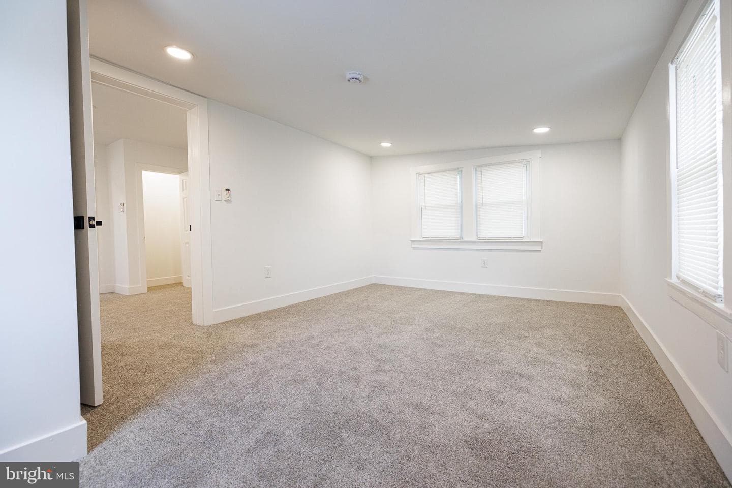 222 N Market Avenue photo 24