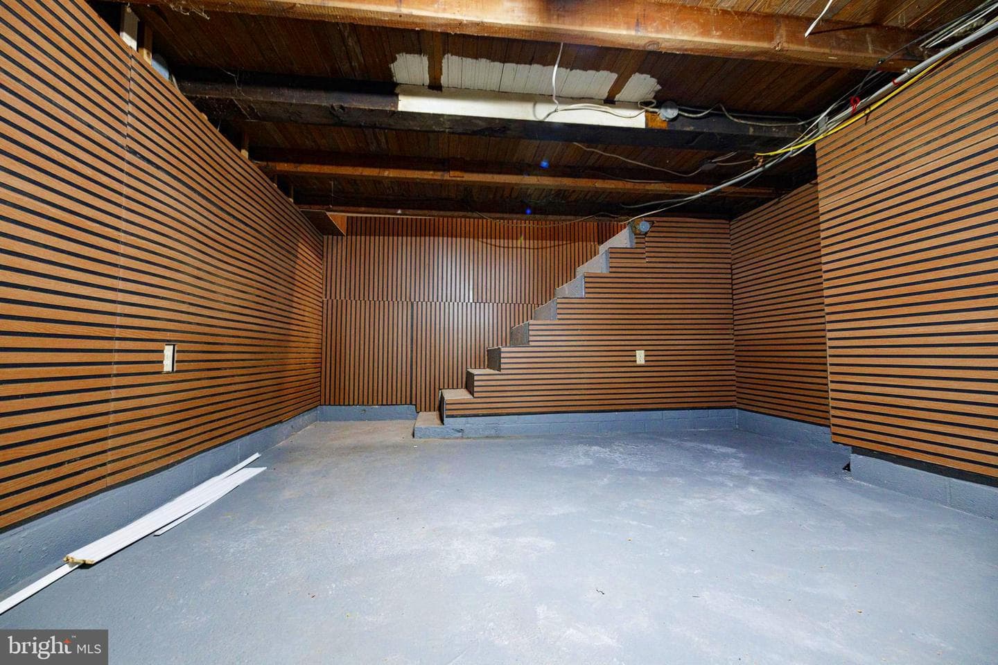 222 N Market Avenue photo 37