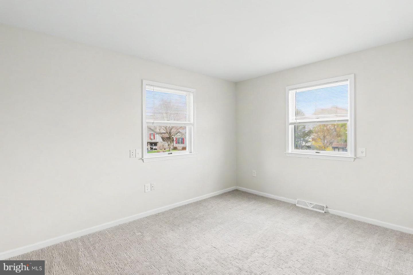 202 Roosevelt Circle photo 27