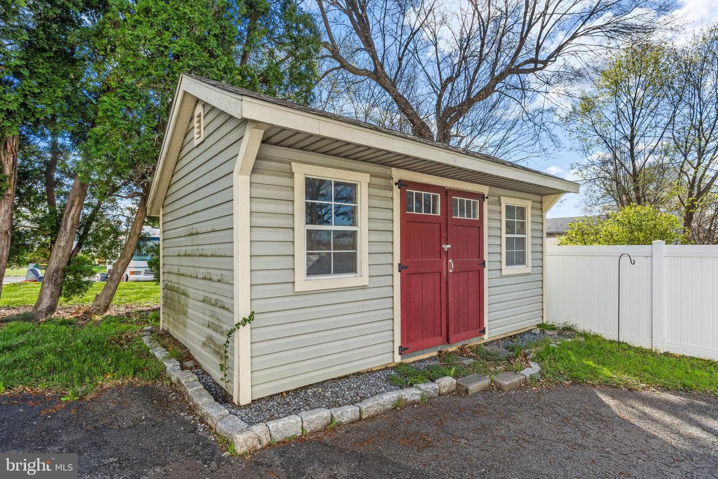 188 Hillcrest Road photo 36