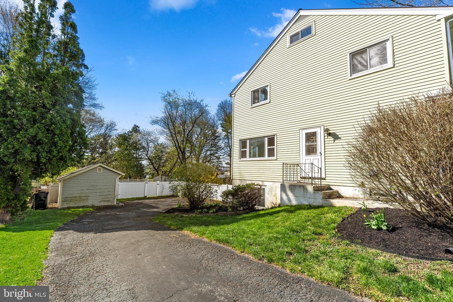 188 Hillcrest Road photo 37