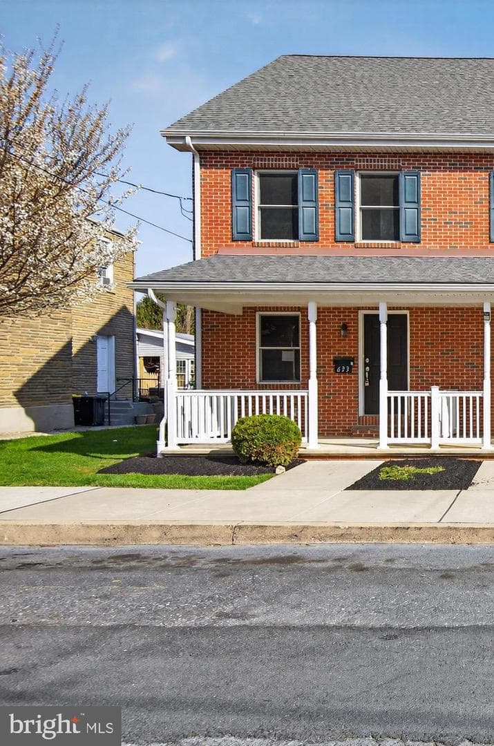 633 E Fulton Street