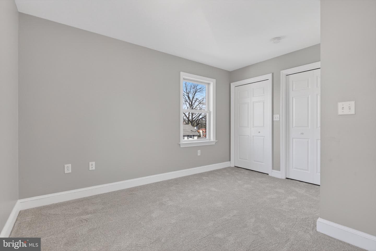 633 E Fulton Street photo 16