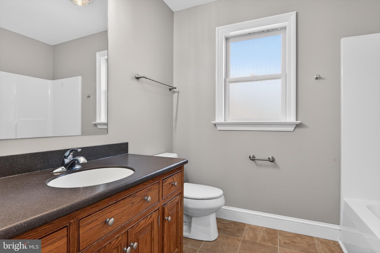 633 E Fulton Street photo 22
