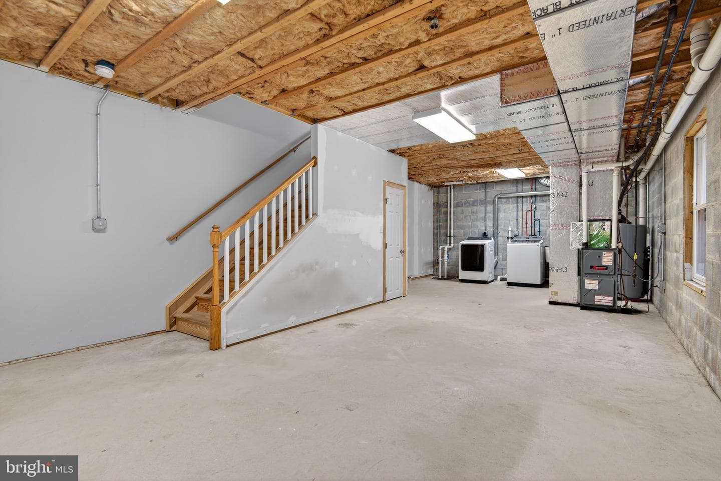 637 E Fulton Street photo 22