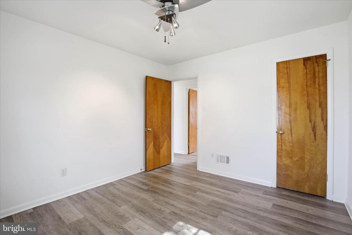 319 Dahlia Road photo 7