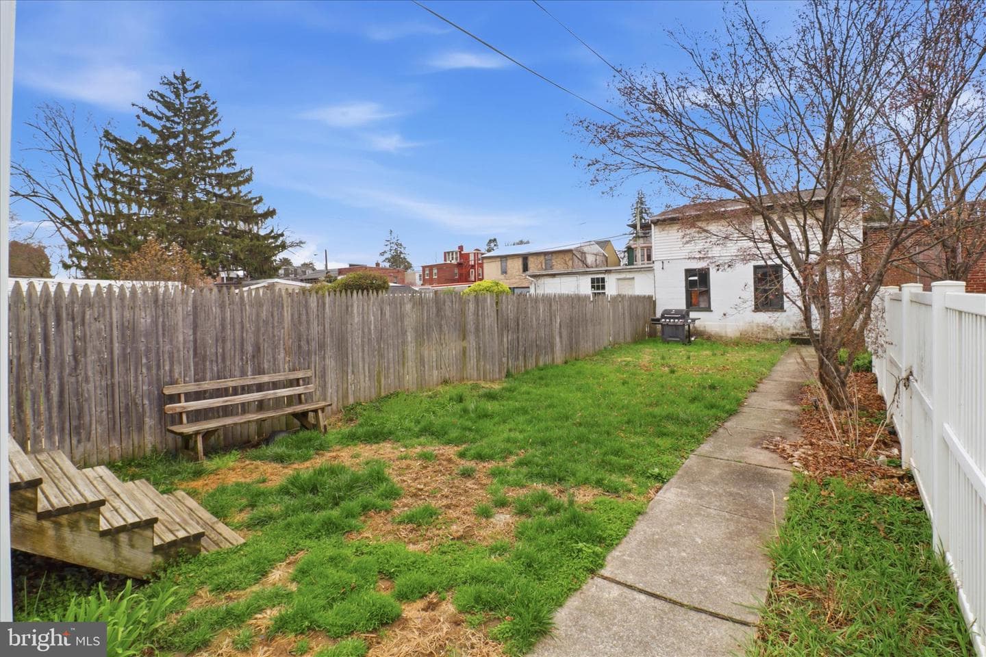 418 E Ross Street photo 46