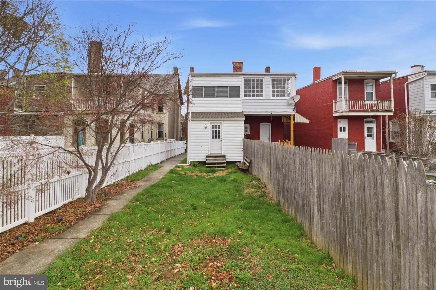 418 E Ross Street photo 7