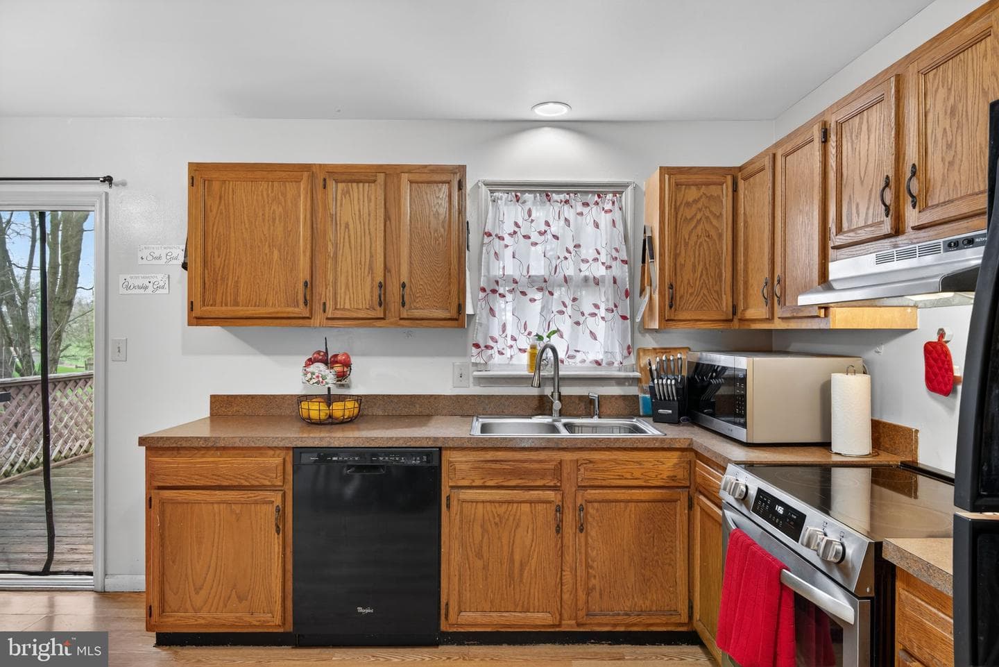 1390 Carole Lane photo 10