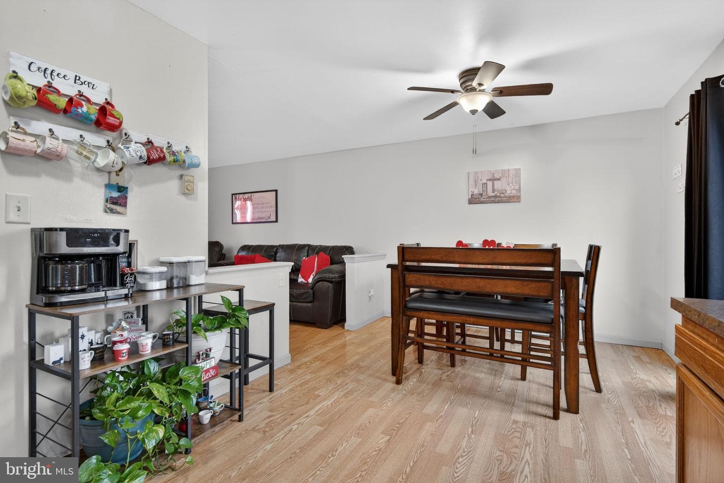 1390 Carole Lane photo 11