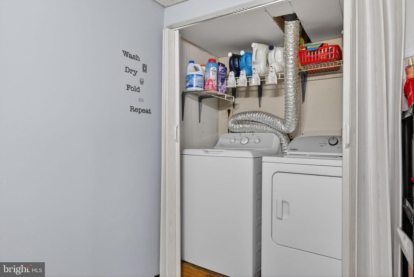 1390 Carole Lane photo 26