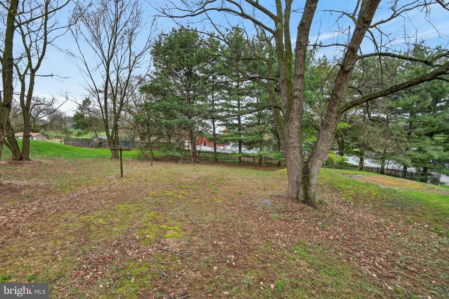 1390 Carole Lane photo 31