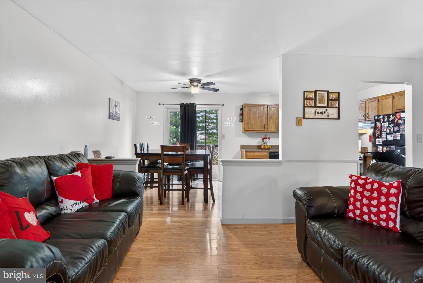 1390 Carole Lane photo 6
