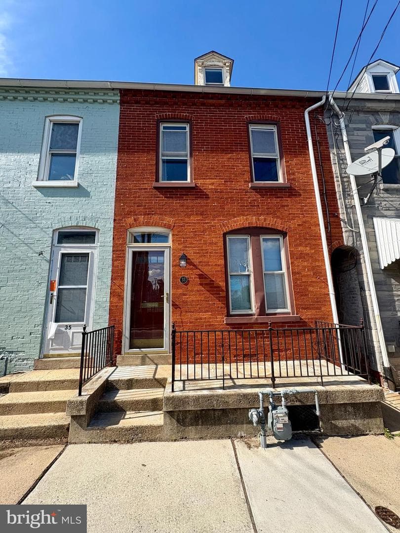 33 W Frederick Street, Lancaster