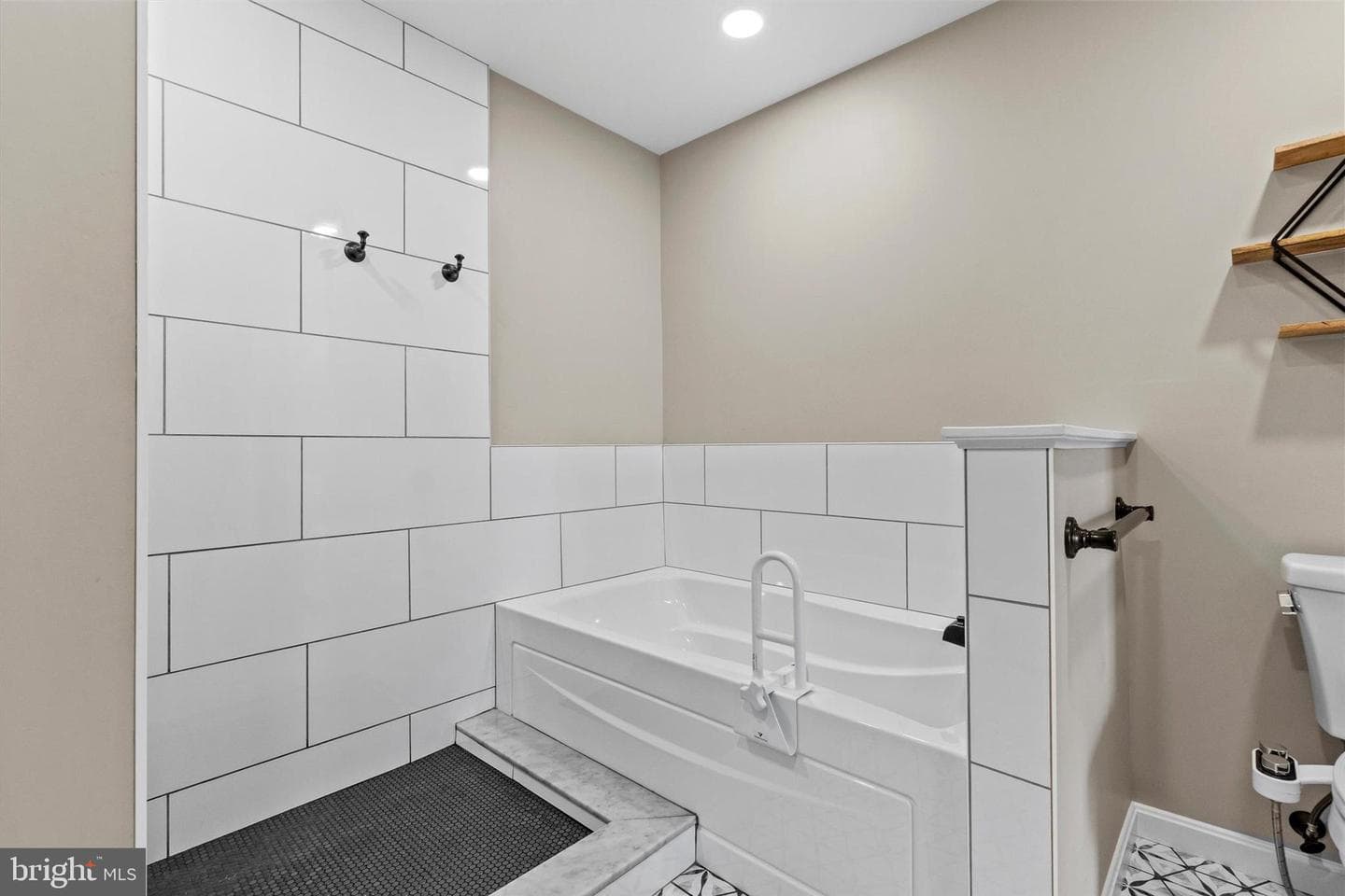 116 Greenview Drive photo 15