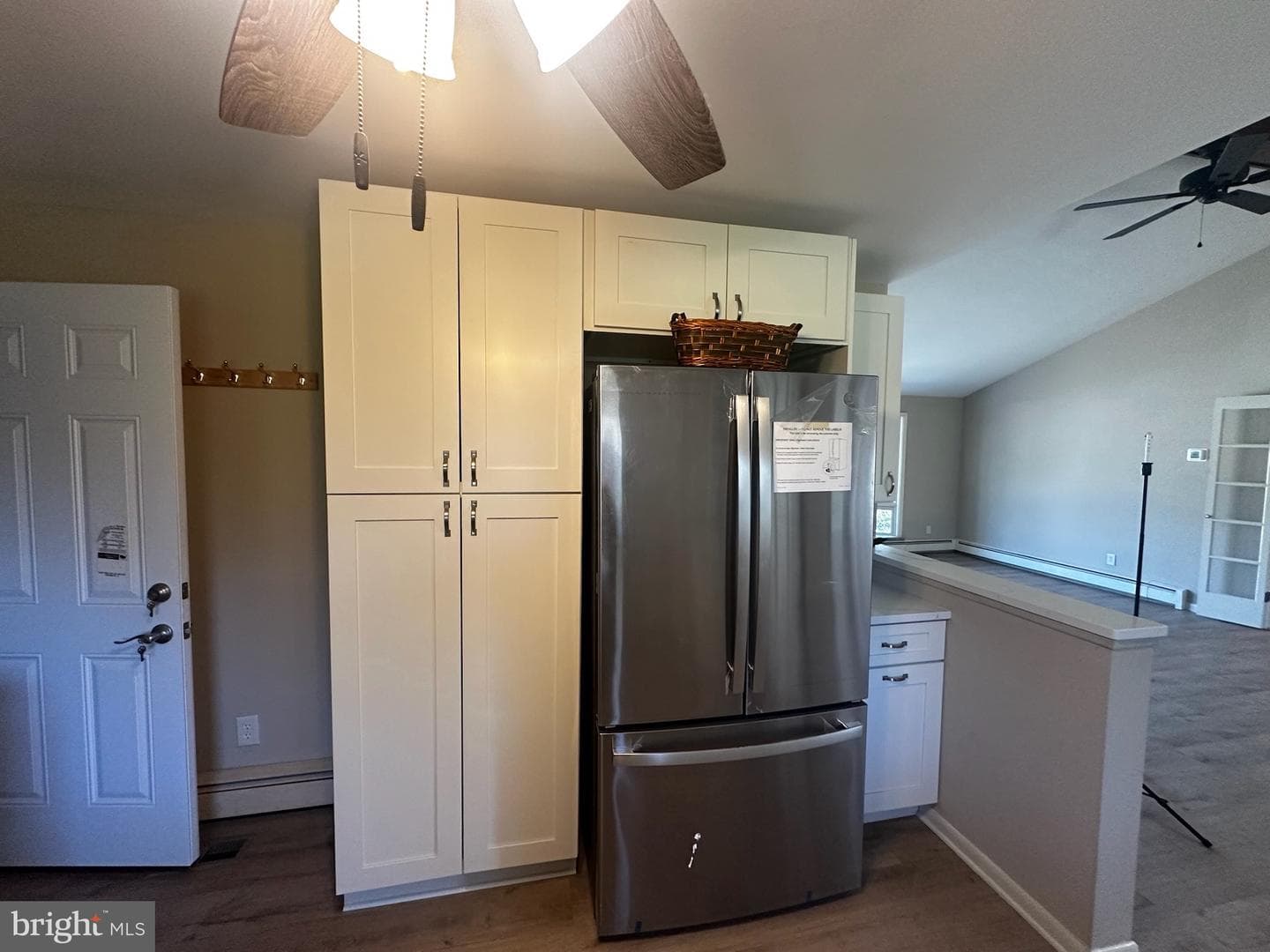 415 E Willow Street photo 17