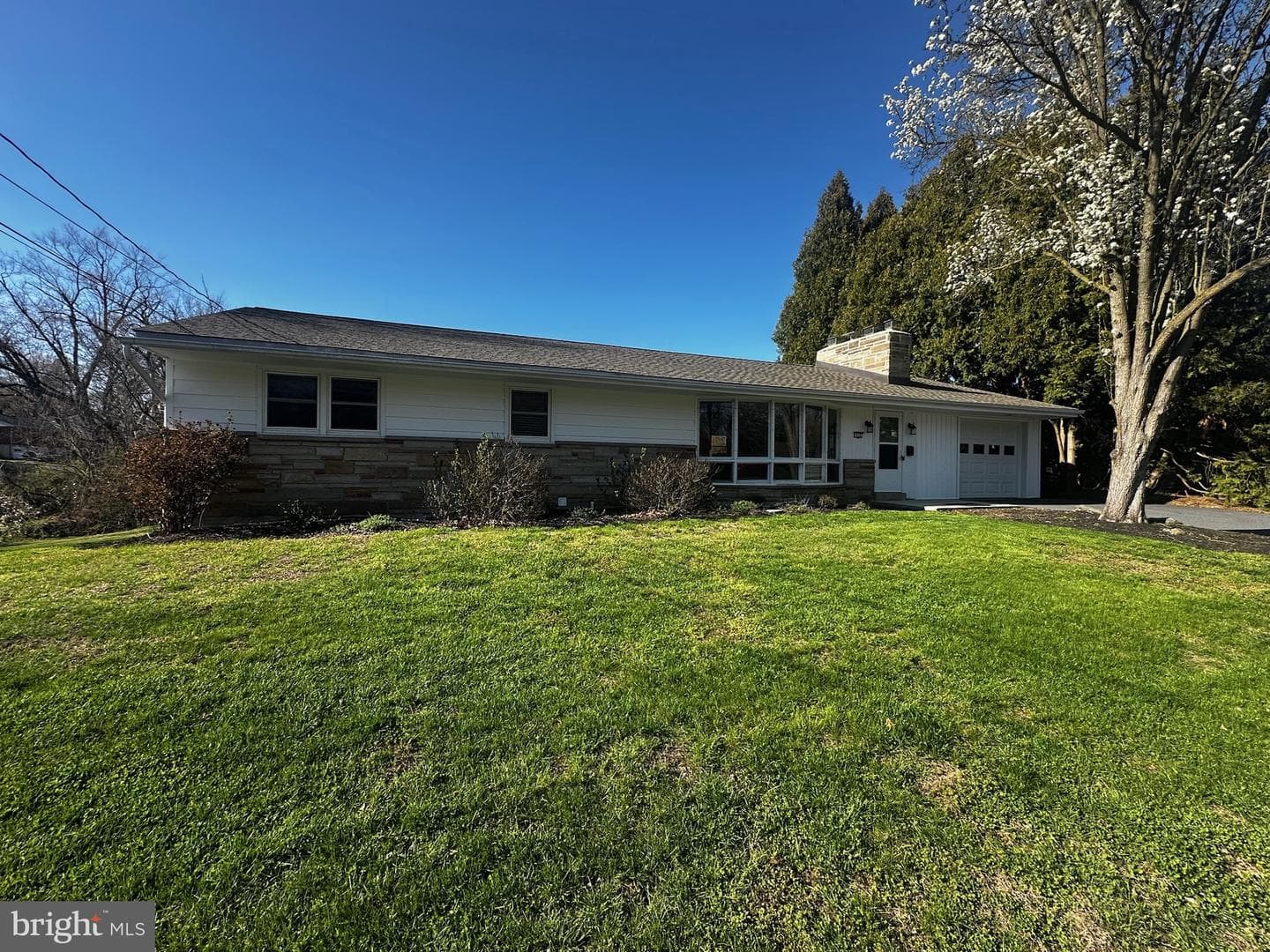 415 E Willow Street, Elizabethtown