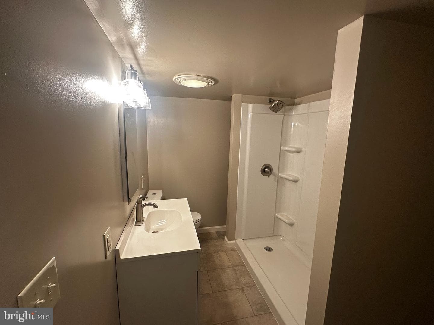 415 E Willow Street photo 38