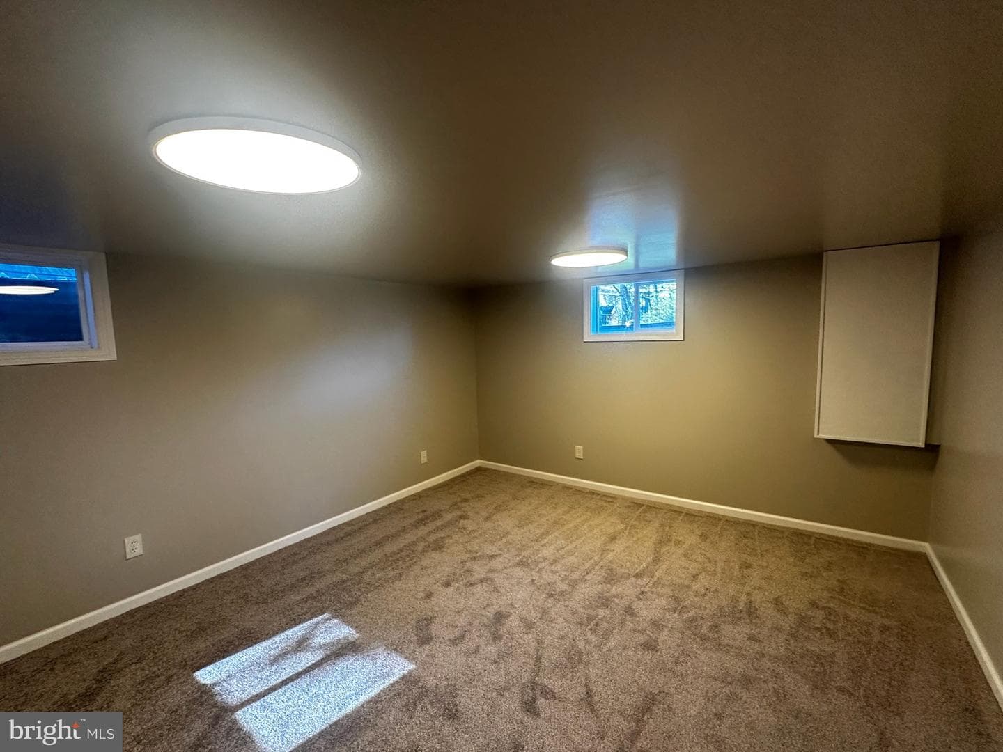 415 E Willow Street photo 39