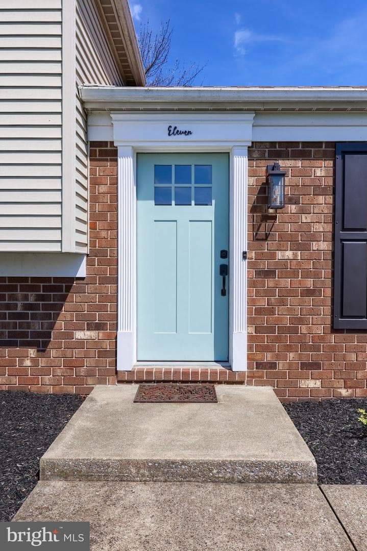 11 Cobblestone Drive photo 2