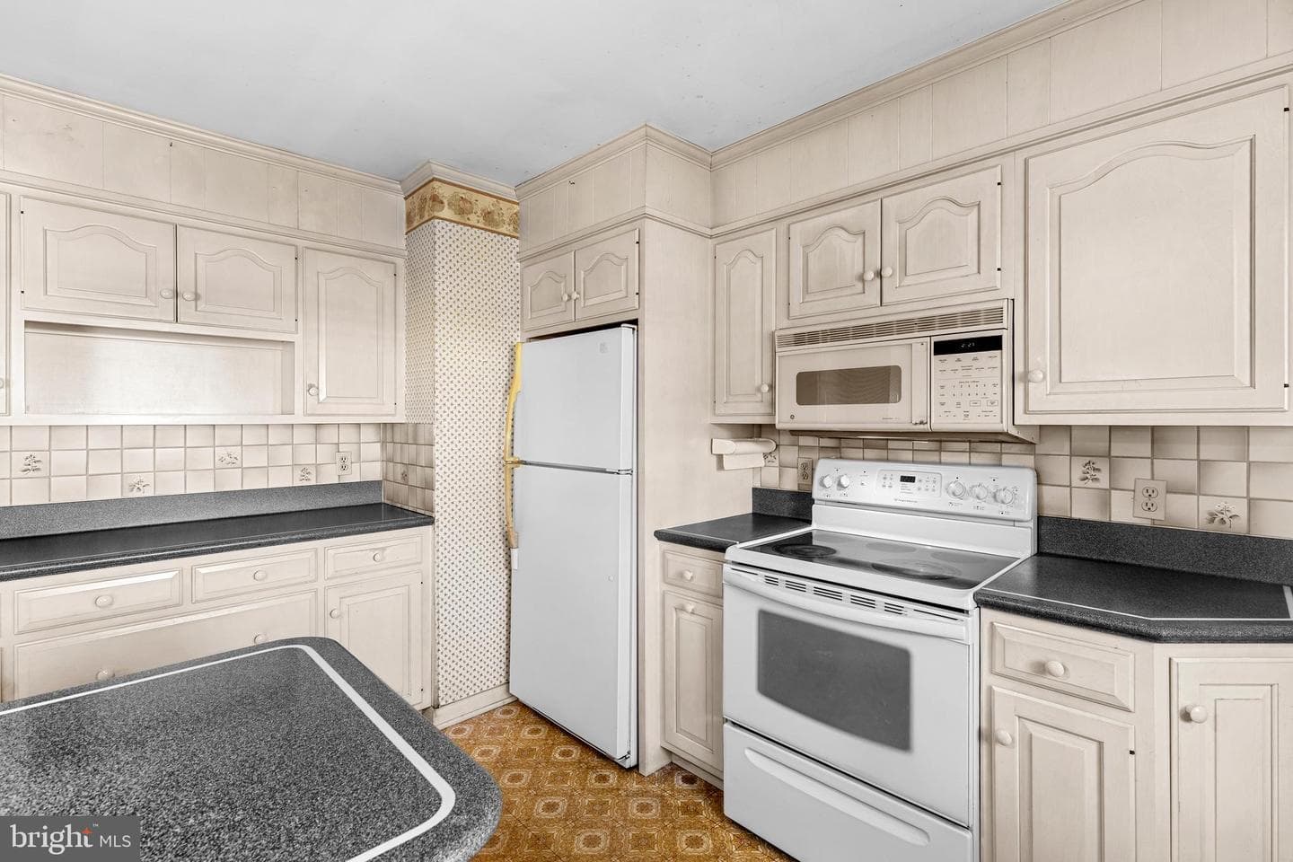 2566 Golden Drive photo 20