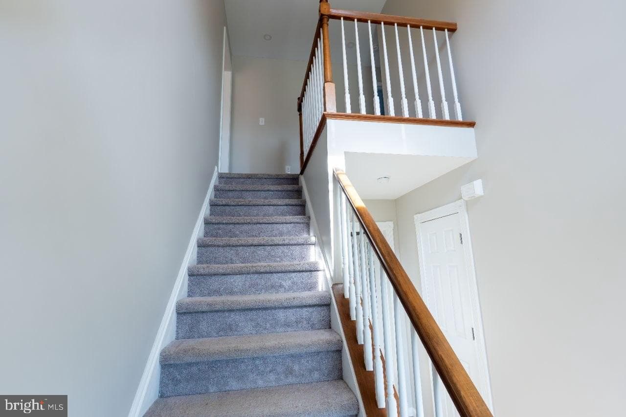 195 Village Spring Lane photo 2