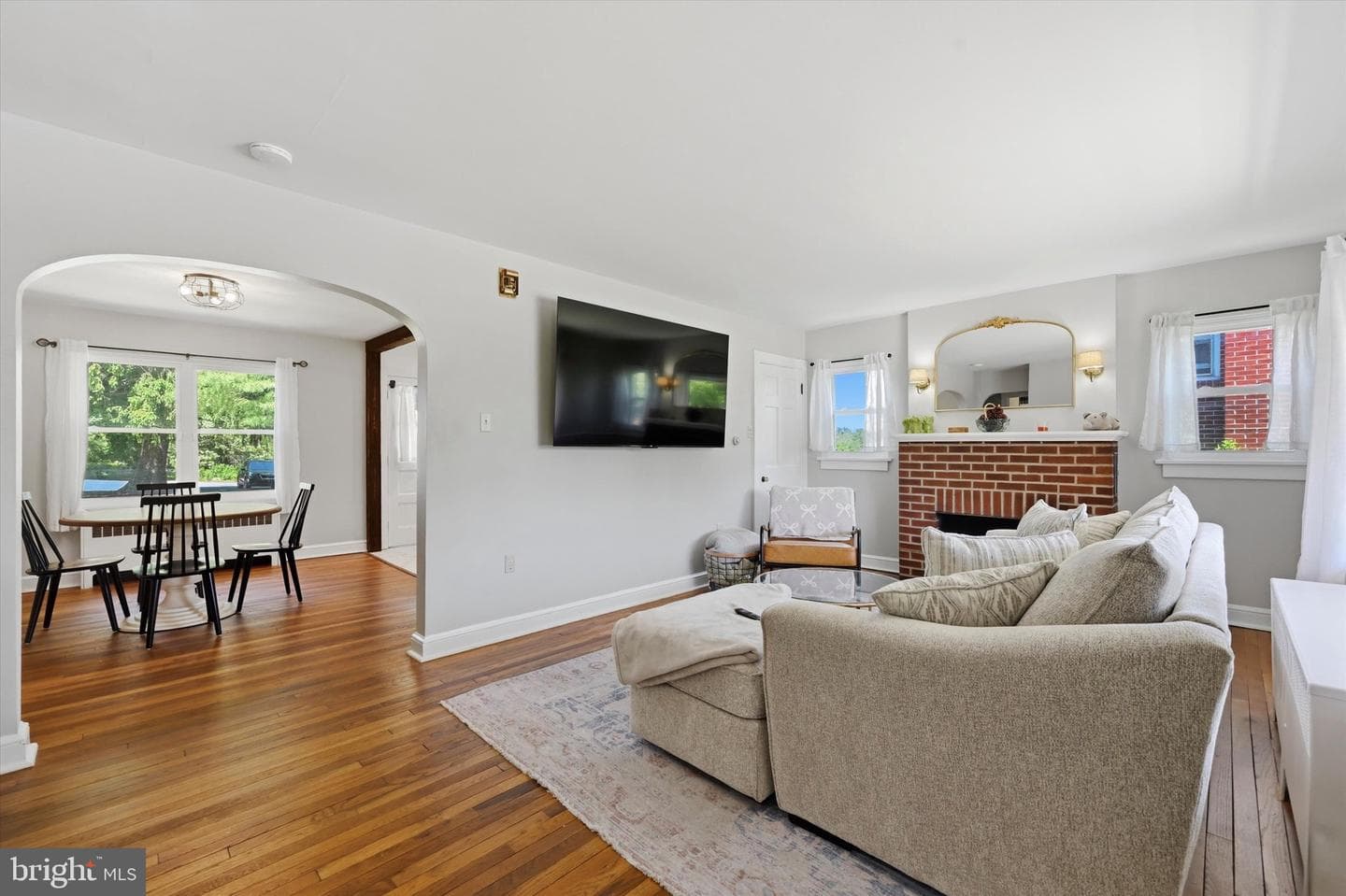 1315 E King Street photo 3
