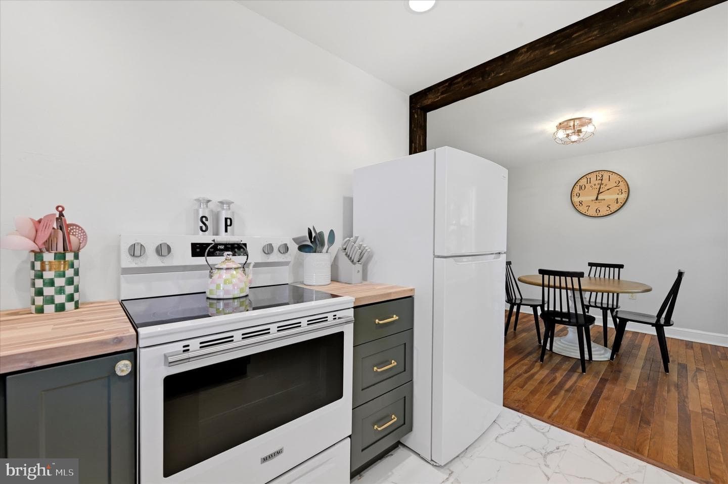 1315 E King Street photo 7