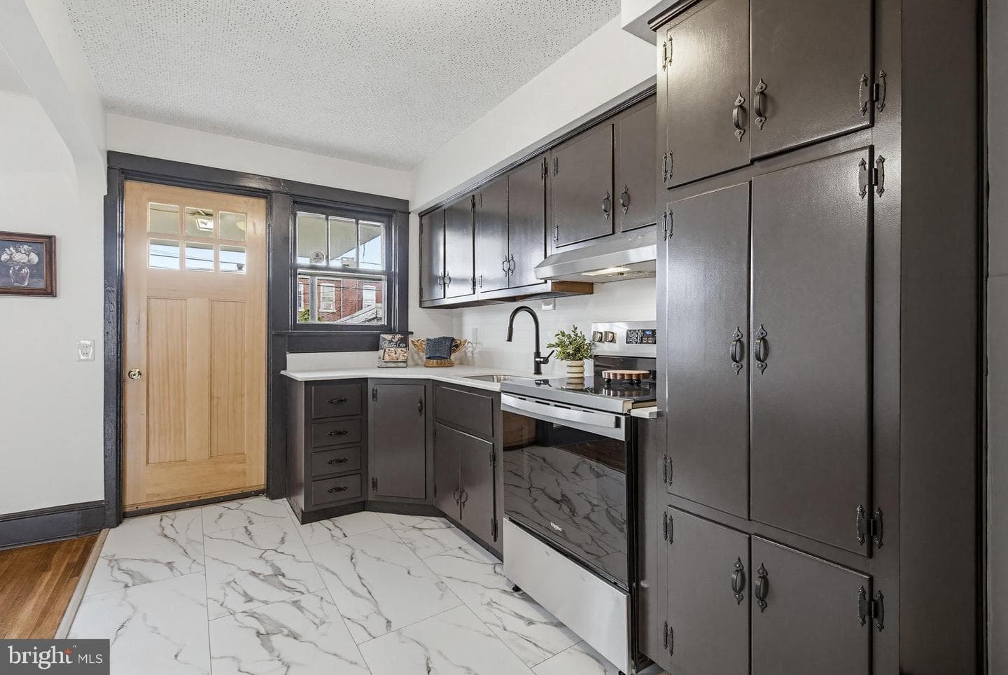 636 3rd St photo 14