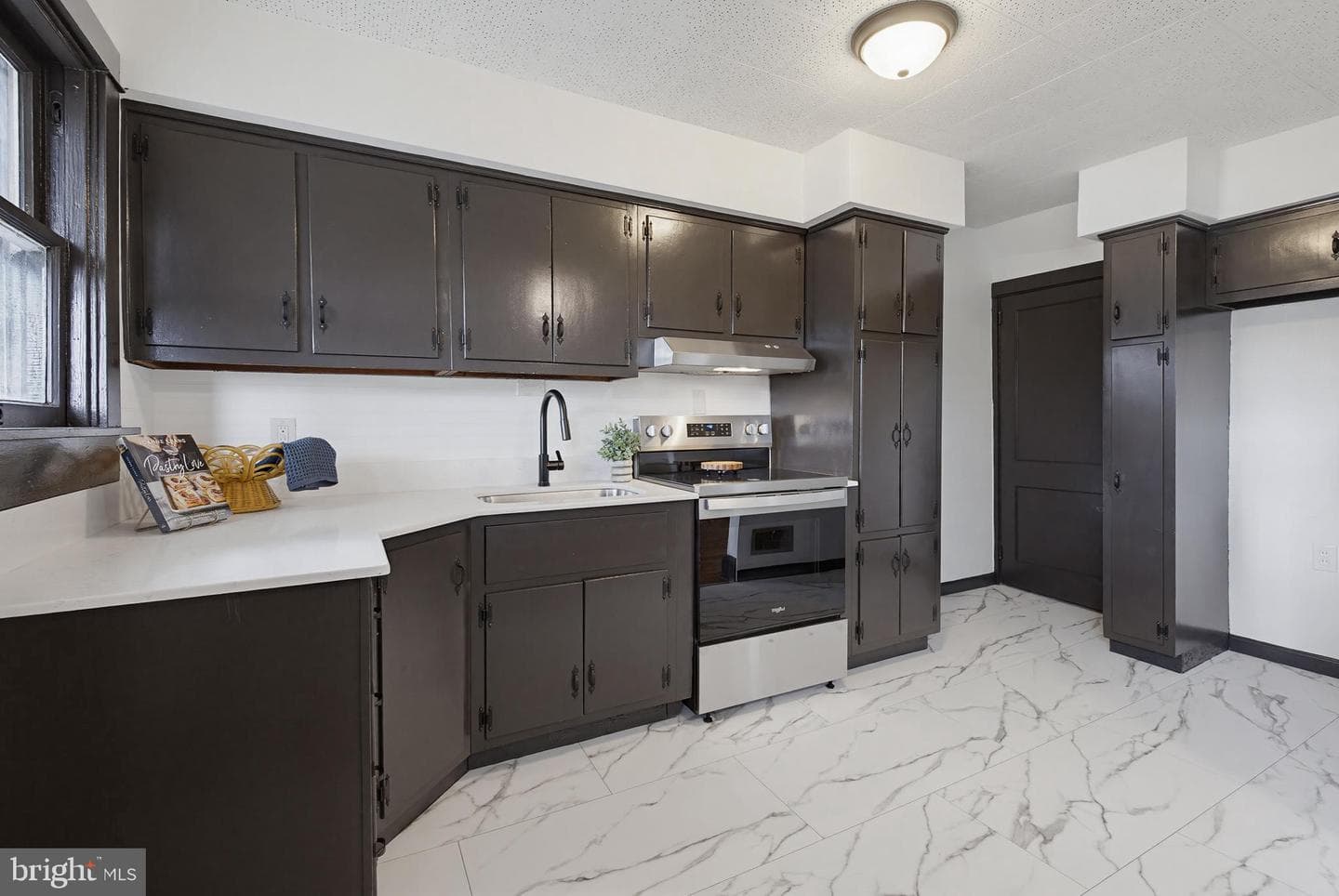 636 3rd St photo 15
