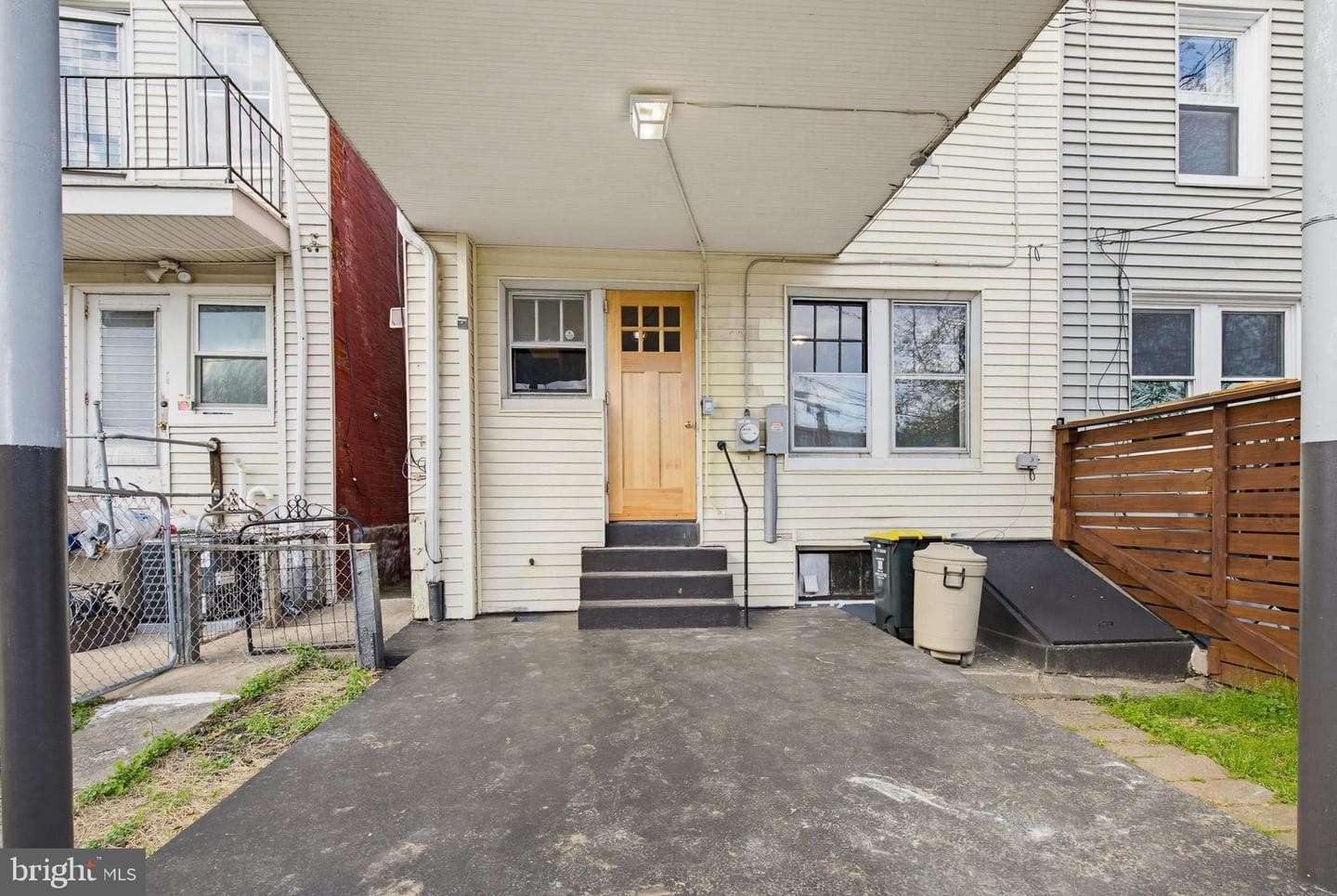 636 3rd St photo 37