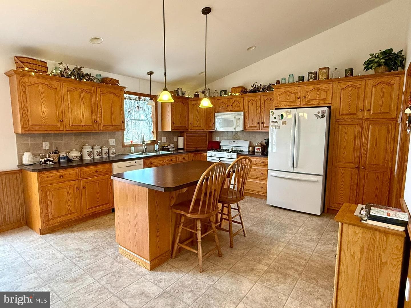 123 Center Avenue photo 11