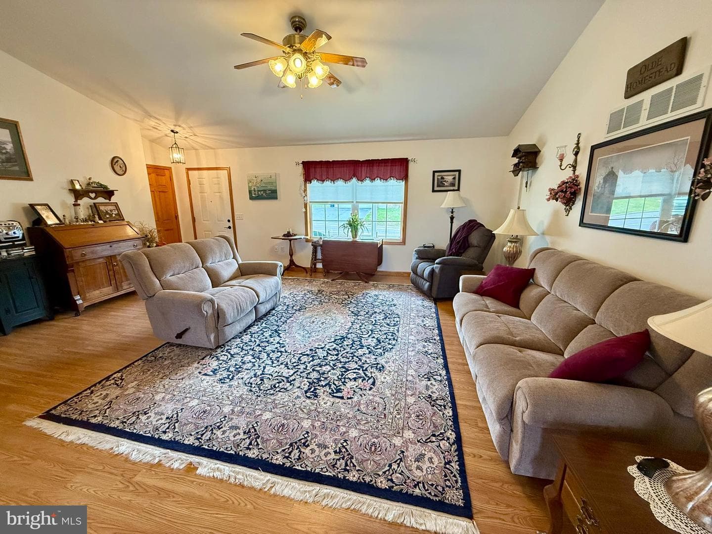123 Center Avenue photo 14