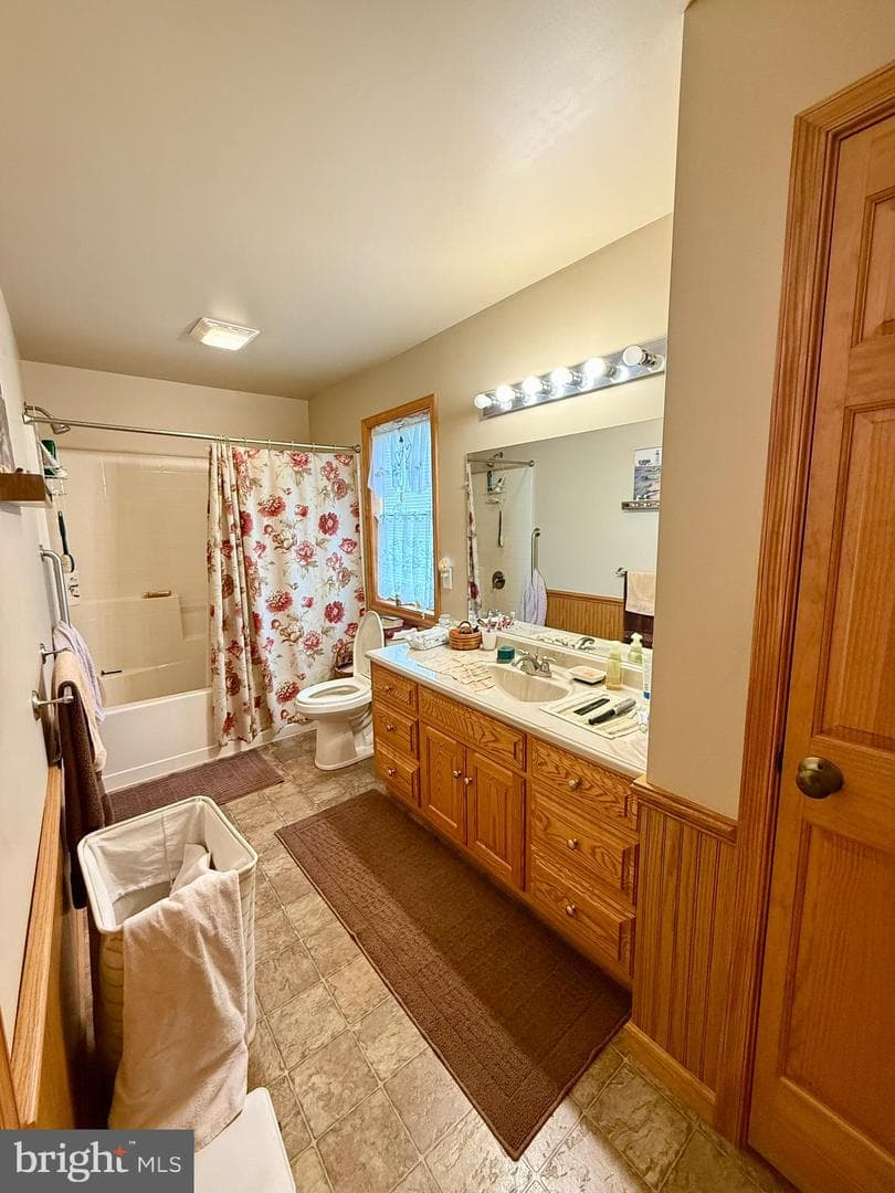 123 Center Avenue photo 19