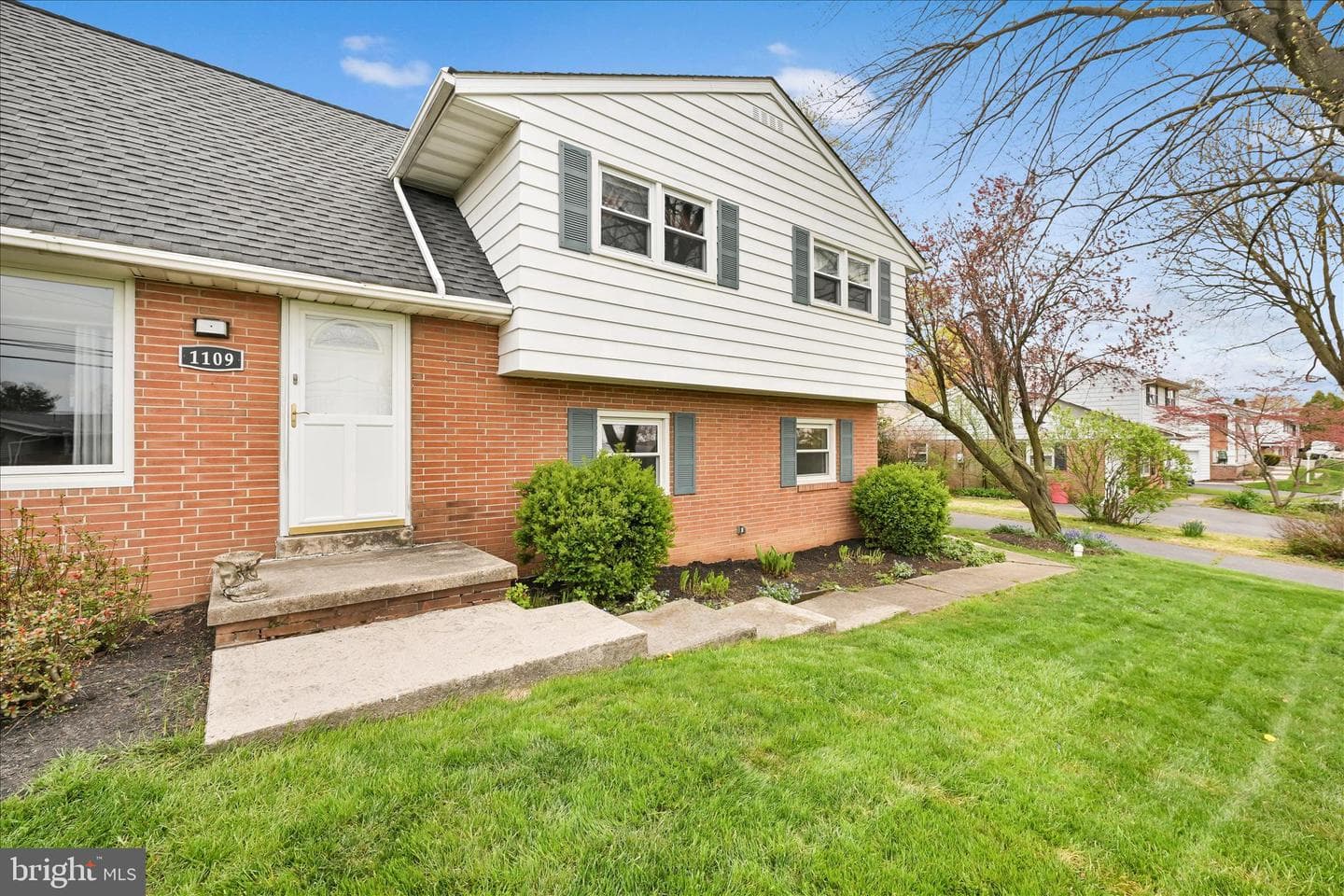 1109 Nissley Road photo 3