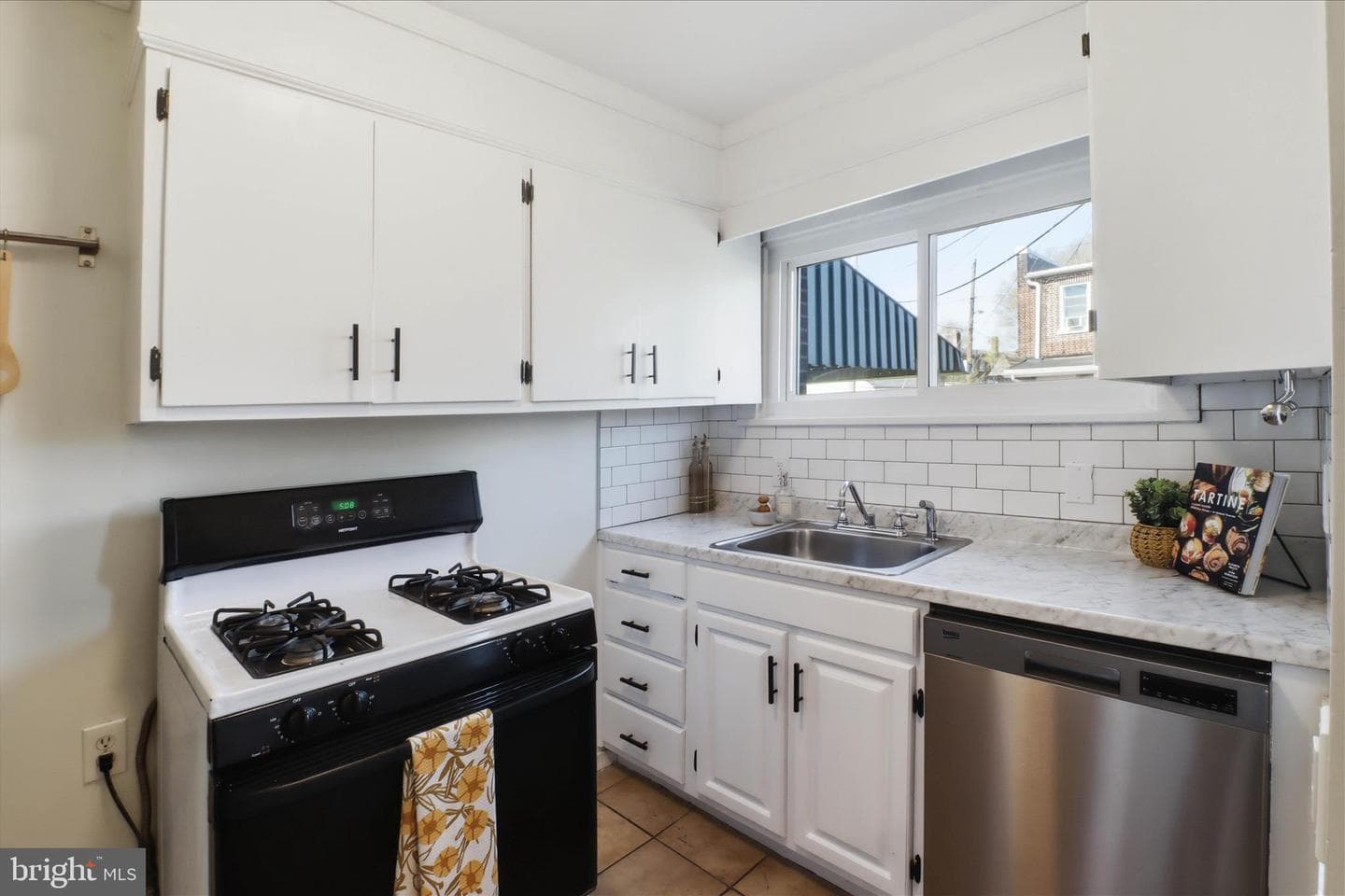 521 Hamilton Street photo 15